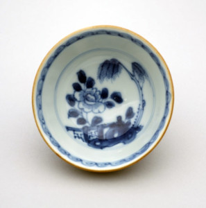 Artist unknown. Teabowl, about 1750, porcelain, underglaze cobalt-blue decoration.Purchased 1986 with Charles Disney Art Trust funds. Te Papa (CG001702/OA)